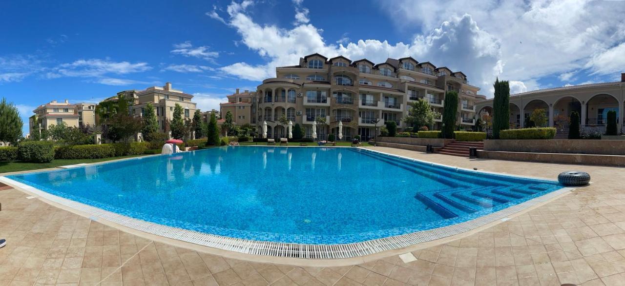 Provence Deluxe Apartment In Atia Resort Chernomorets Exterior foto